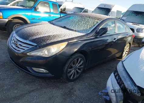 2013 Hyundai Sonata Se z USA, uszkodzony, nr VIN 5NPEC4ACXDH744596